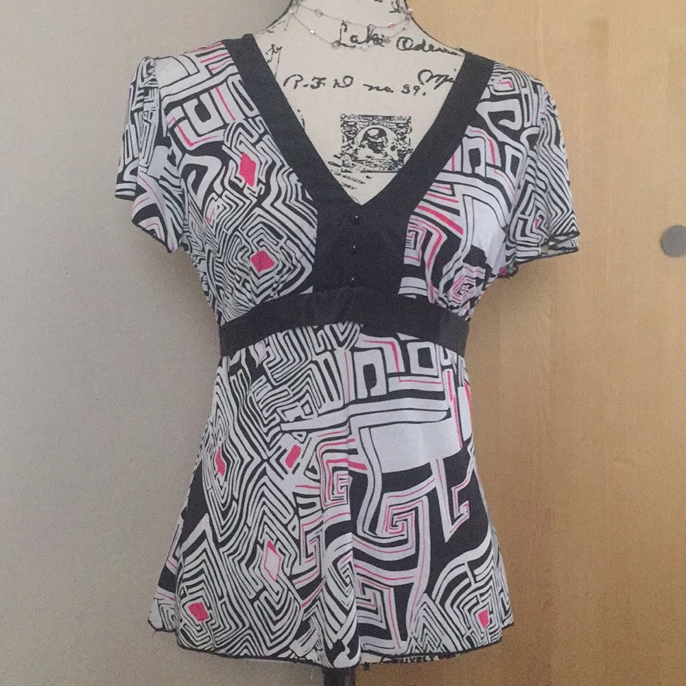 NWOT Tempted Hearts cute blouse 👚